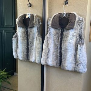 COPY - Weatherproof garment company reversible vest in size medium